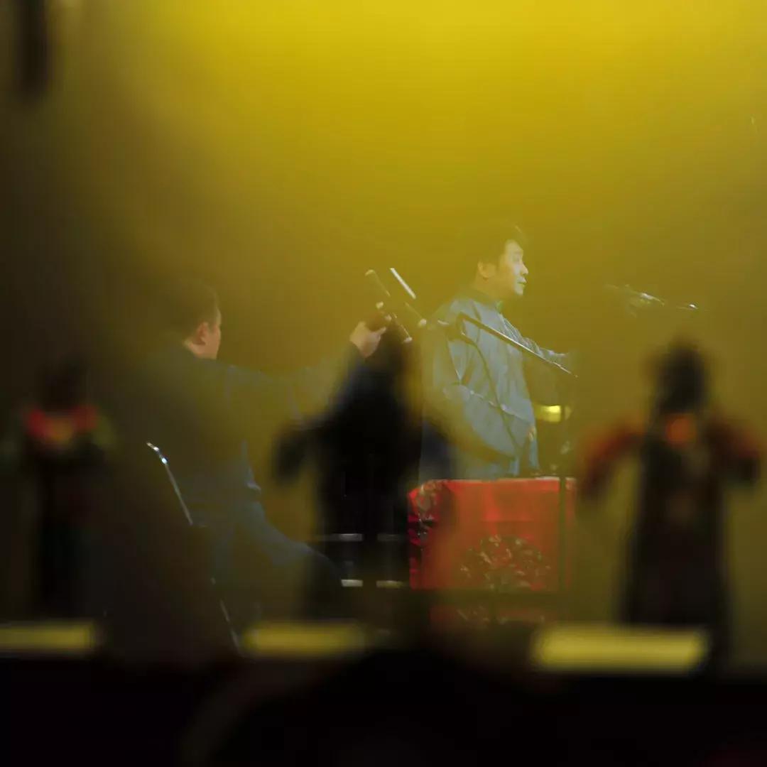 天津人八成有这样的朋友：浑身匪气说话冲肺管子，顾家又无微不至