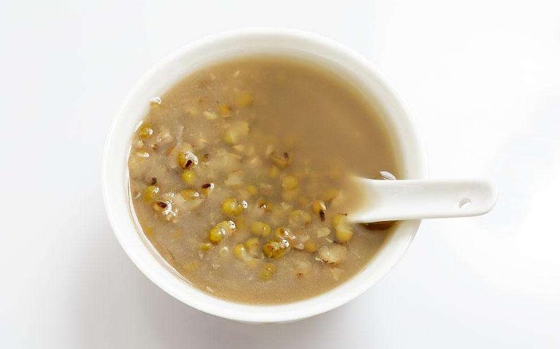 煮碧绿的绿豆汤正确方法,绿豆汤的绿豆怎么煮不烂