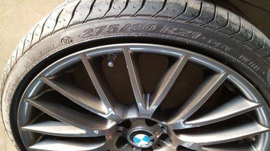 终于知道宝马为什么没有备胎了,宝马320li为什么没有备胎