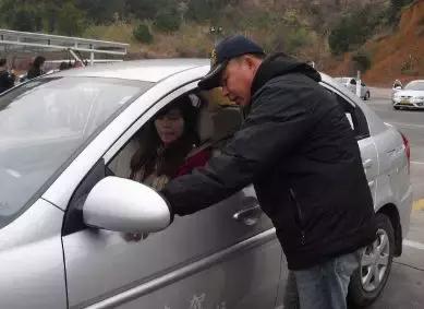 石家庄驾校教练工资一般多少,驾校教练工资和学员通过率挂钩吗