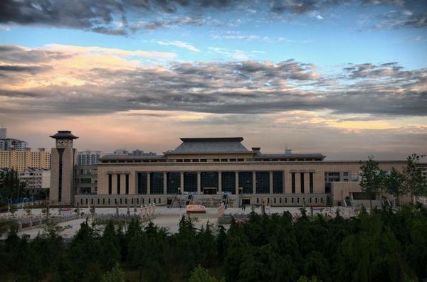 凌晨5点北大图书馆,凌晨五点的清华图书馆