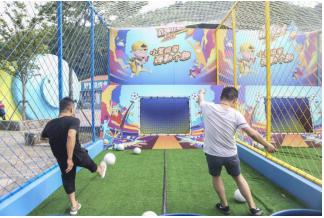 风靡欧美的魔性游戏根本停不下来,国外大型互动真人游戏