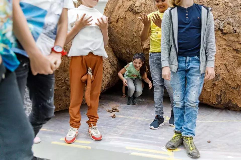 三观毁｜这个位于荷兰鹿特丹的博物馆，居然进屎了!!