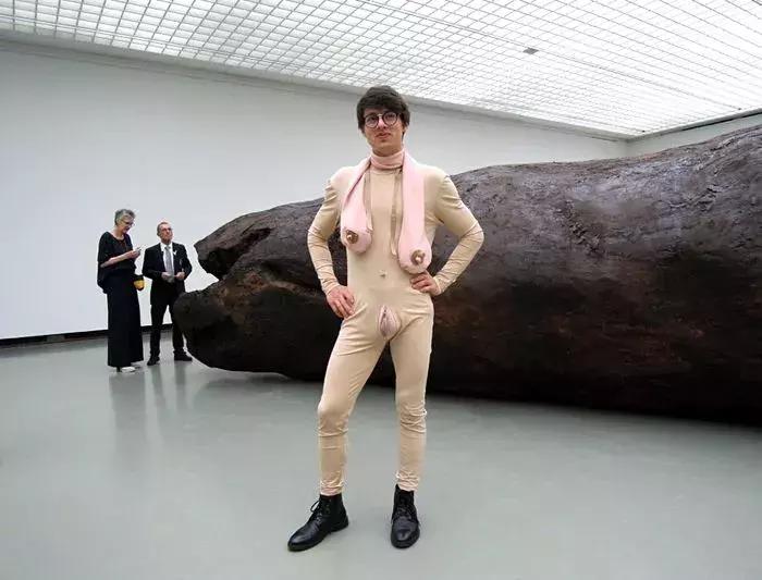 三观毁｜这个位于荷兰鹿特丹的博物馆，居然进屎了!!