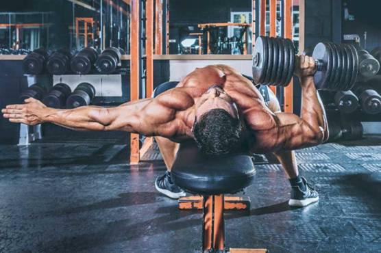 哑铃胸推练的是什么,练胸应该先做俯卧撑还是器械动作