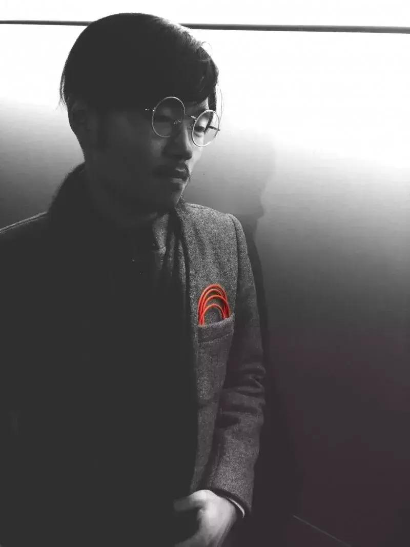 又凉凉？不如来喷泉踢球湿身凉凉！