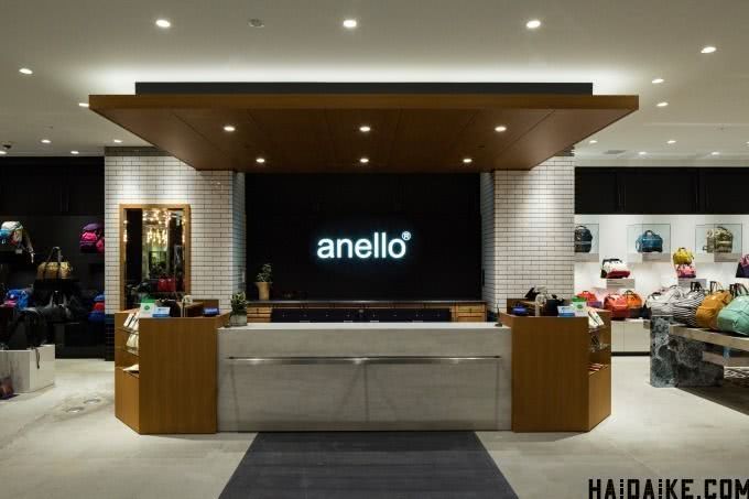 日本的袋子品牌“Anello”大阪旗舰店买“喉舌帆布背包”限量款