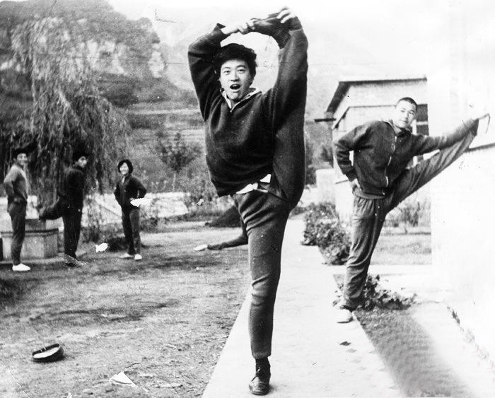 周里京：80年代男明星齐名唐国强比陈道明更帅立志做演技派演员