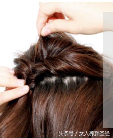 教大家几款盘头发方法,这样盘头发超有气质
