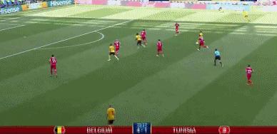 硬汉的蠢萌心！比利时锋霸爱穿海绵宝宝*裤内**演绎快乐足球