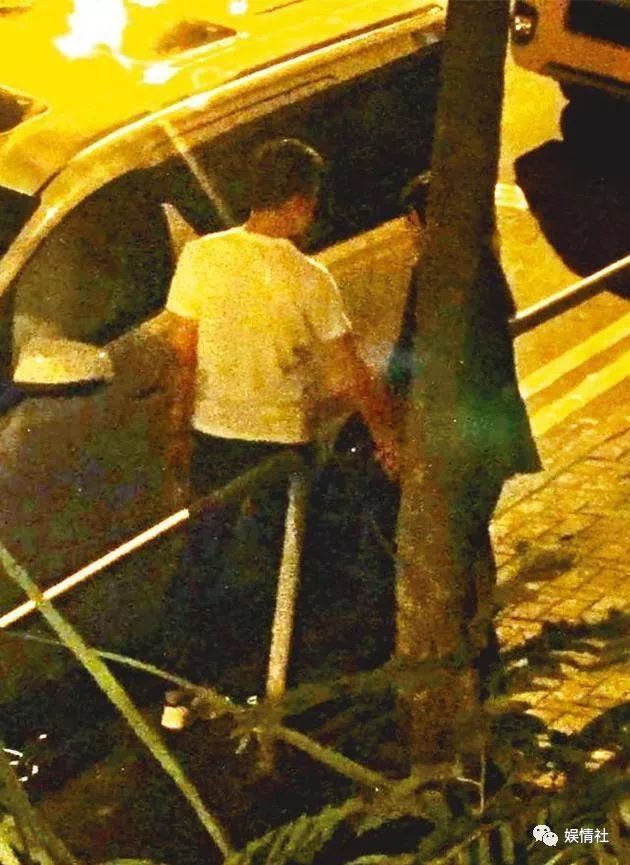 出身贫寒21岁嫁大30岁丈夫,红透香港被高层硬踩,敢让袁咏仪吃翔