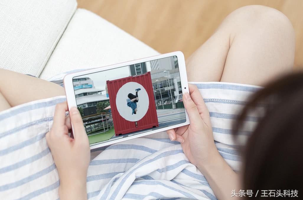 大屏大电池小米max3即将发布,超窄边美如画全面屏小米max3曝光