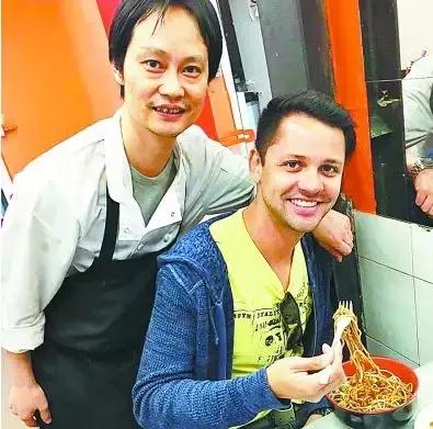 中国小吃征服外国人,给我一个馍我能夹遍全世界的美食