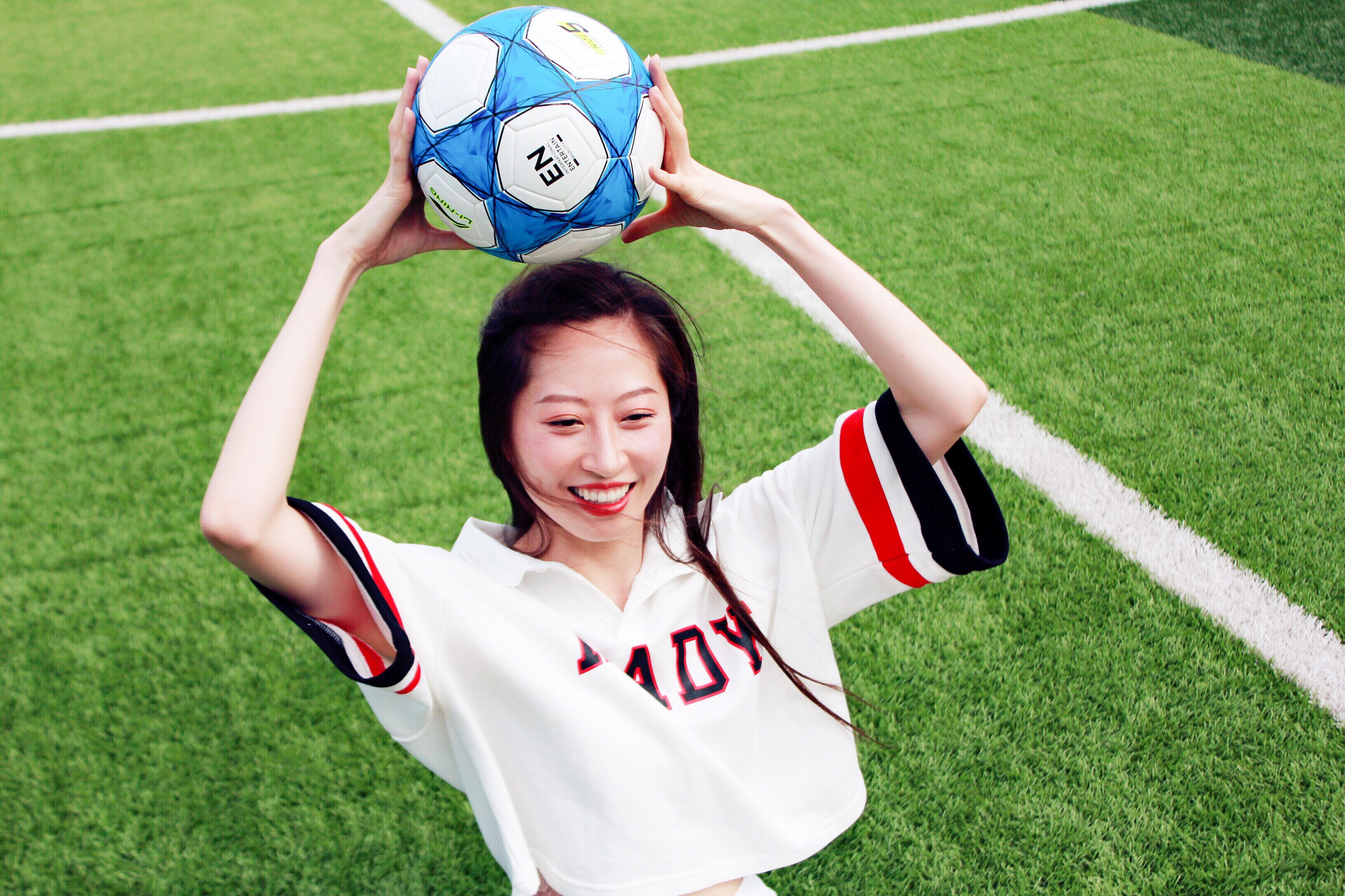 卫薇儿真人照片,卫薇儿惊艳的照片