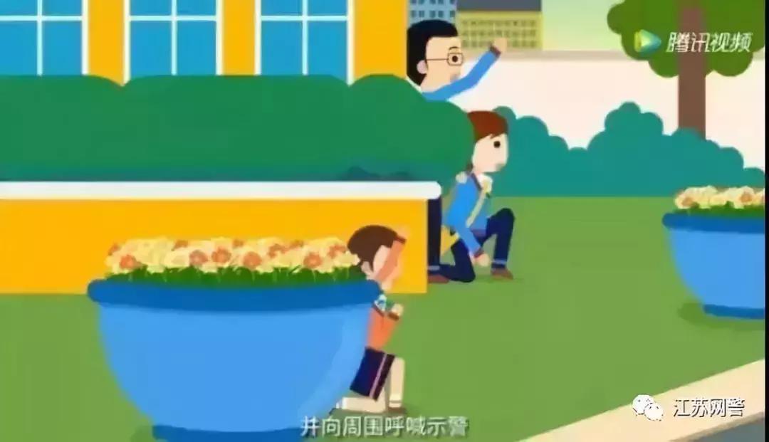 校园门口再现砍人事件,校园拿刀砍人事件