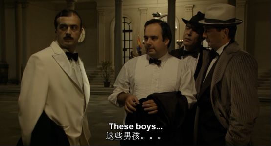 踢个足球而已,没想到踢出了一片黑丝与草原