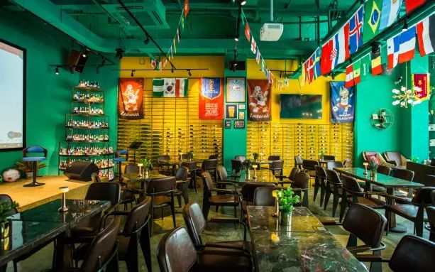 这该是佛山最独特的足球Pub,送完半打科罗娜还送鸡尾酒你点睇?