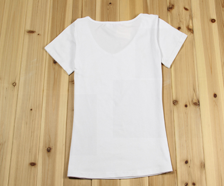 白色衣物总是洗不干净?往水里加点东西,轻轻一搓即刻搞定