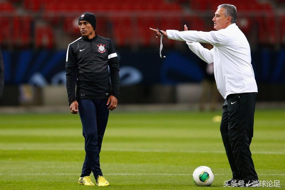 保利尼奥致敬郑智,保利尼奥评价足球