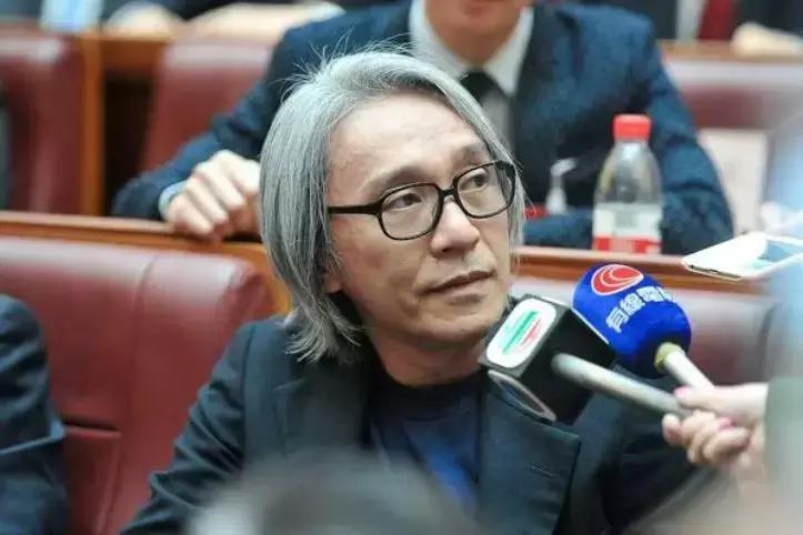 周星驰百年孤独,周星驰憔悴