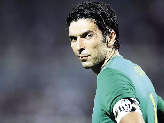 绝代双骄梅西c罗谁提出来的,梅西与c罗一起回家图片