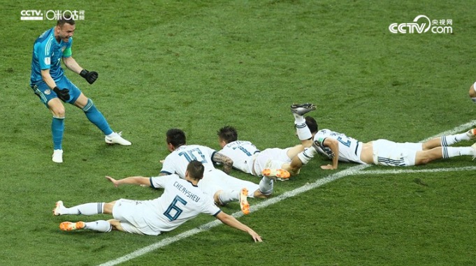 西班牙世界杯足球惨败历史,世界杯小罗退役视频