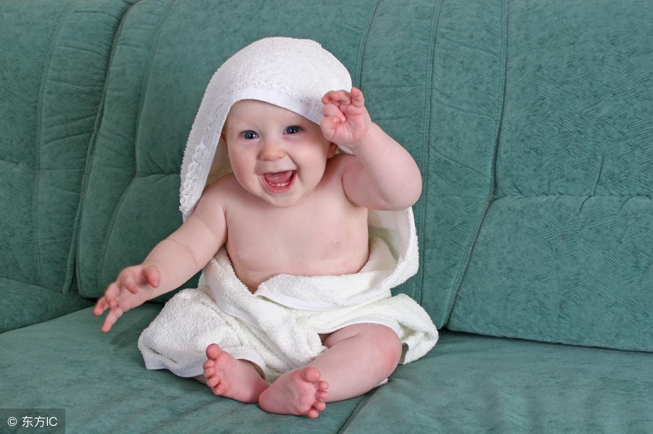 宝宝头皮上有油泥怎么处理,两个月宝宝头皮结黄痂怎么处理