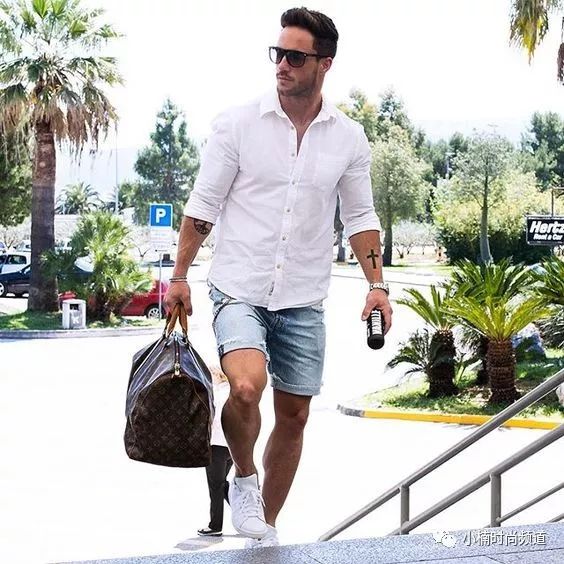 男士夏季牛仔裤穿搭技巧,牛仔裤穿搭男士夏季高级感