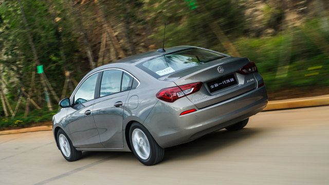 1万5千元买13年车龄的别克凯越,10万公里的别克凯越值得买吗