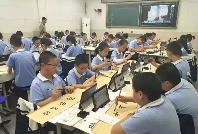 长春小学英语教材是什么版本,长春市初中英语教材改版