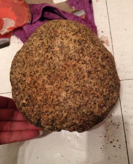 红玛瑙不小心打碎了一颗会怎样,玛瑙摔了一下里面有气泡正常吗