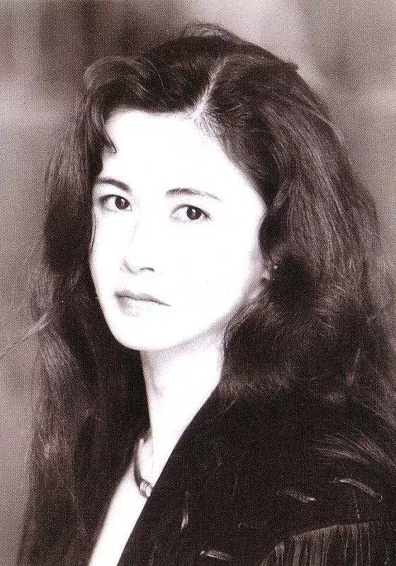 她的歌火遍大江南北,她的歌养活了大半个华语歌坛