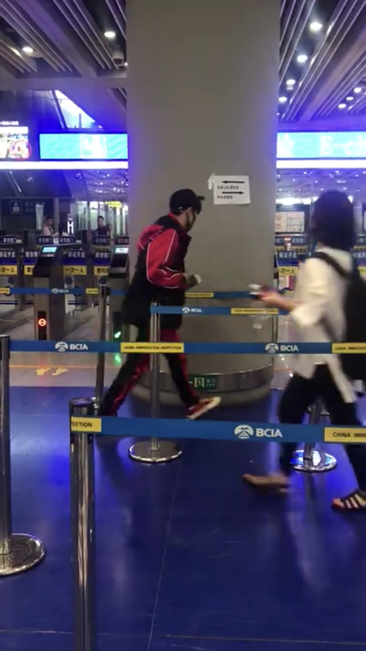 张艺兴小绵羊微笑,张艺兴小绵羊看得一脸呆萌