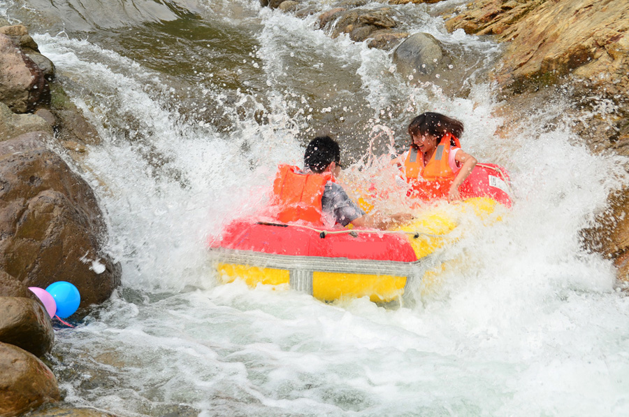 天台涂鸦村附近有哪些景点,天台峡谷漂流