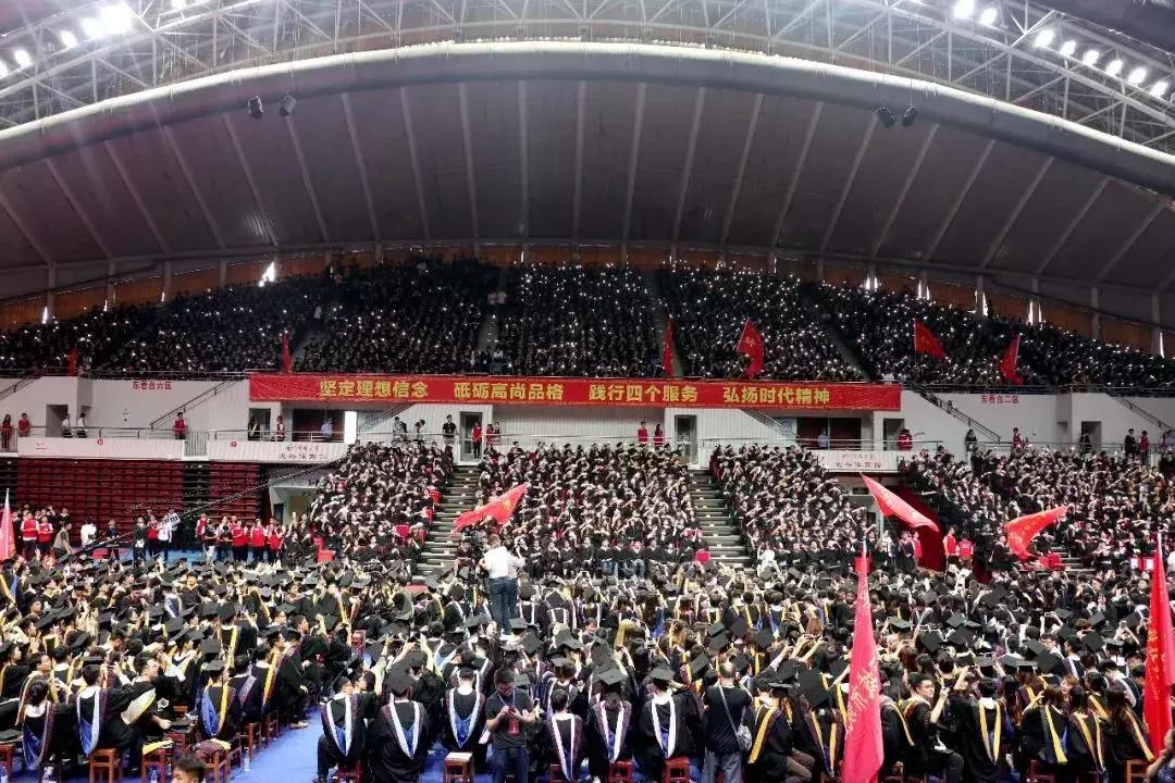 泪目学校演讲,泪目演讲的背后