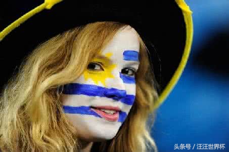 2018世界杯进行时：现场美女球迷图鉴，你更喜欢哪一个？