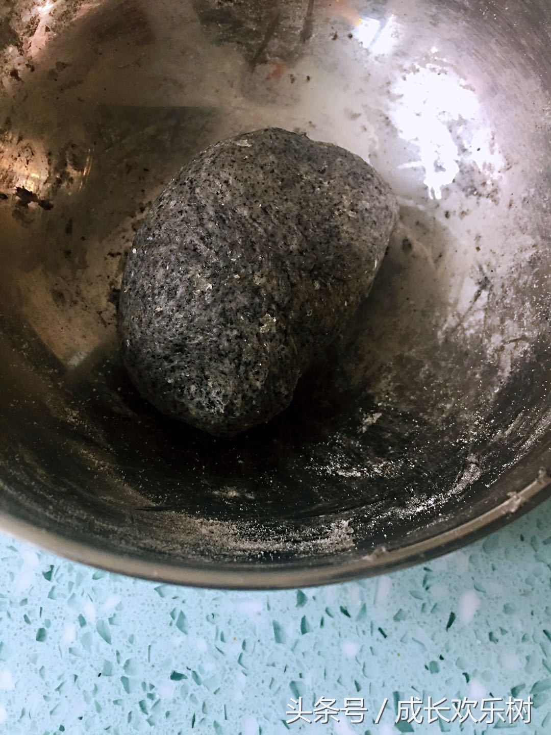 爸爸看世界杯，娃娃吃足球，好吃易学的足球馒头，一看就会