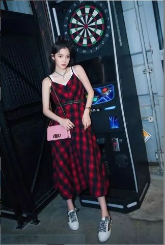 刘诗诗穿起今年最流行的连衣裙,打底连衣裙秋冬高级感刘诗诗同款