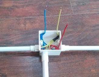 老电工接线方法用十年也不坏,老电工都是这样安装插座接头