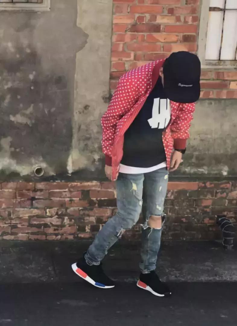 阿迪达斯贝壳头和三叶草的区别,三叶草贝壳头发黄怎么复原