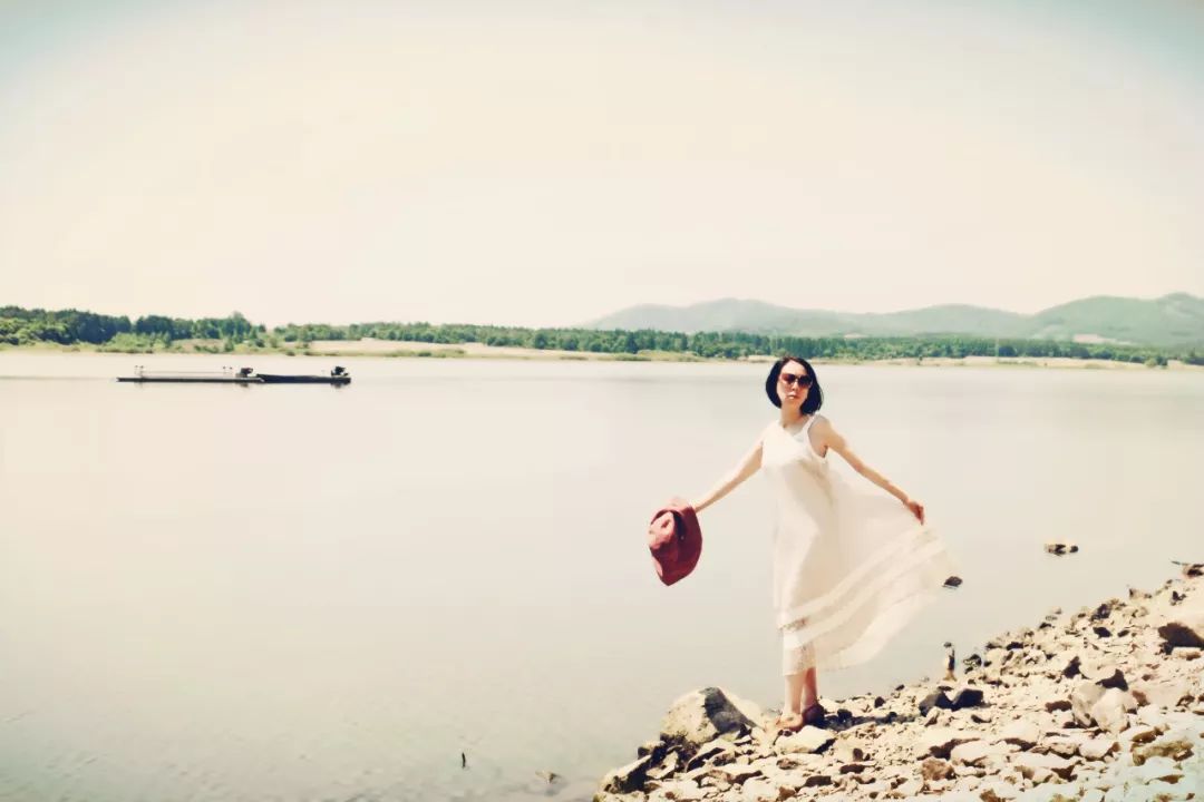 「诗词原创」褚乃艳｜莫道君心无所住红尘洗却看沉浮