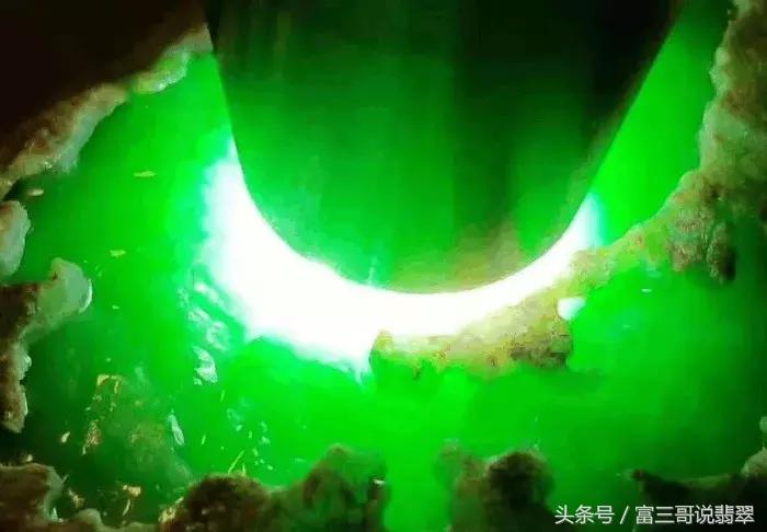 赌石应该赌什么样的翡翠原石,赌石赌的是玉还是翡翠