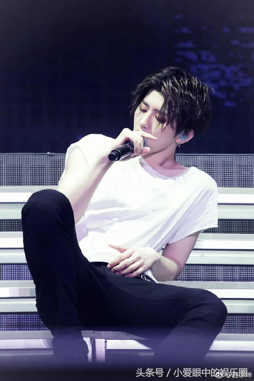 专业人士评价蔡徐坤的颜值,2018蔡徐坤正脸照片