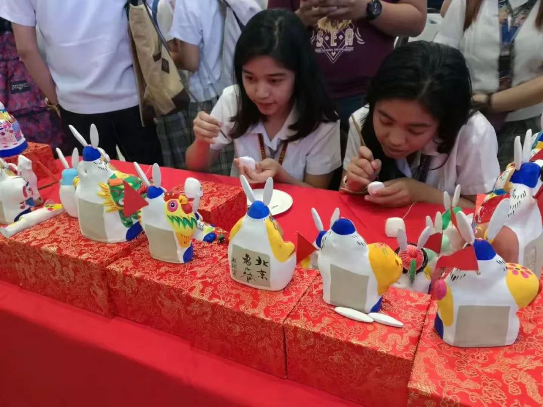 国际设计师们排队只为买这一块泥？在北京见着TA，都得叫“爷”！