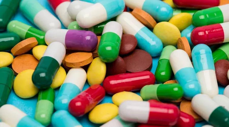 说真的,你不是药神,带这些药品上飞机你会有*麻大**烦!