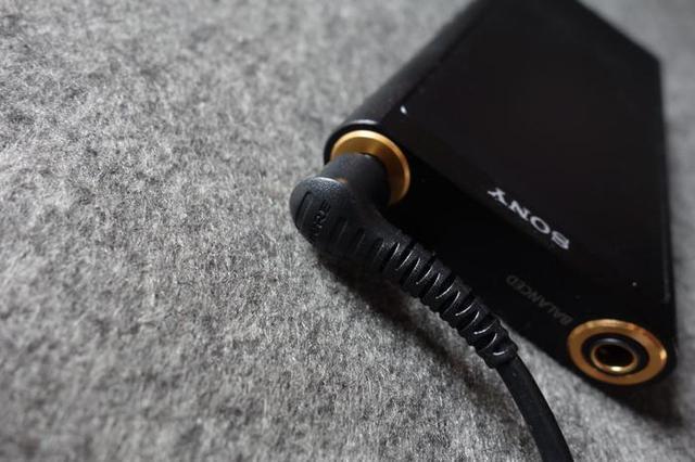 舒尔se215作为监听耳机值得入手吗,舒尔se215耳塞套两组哪个好用