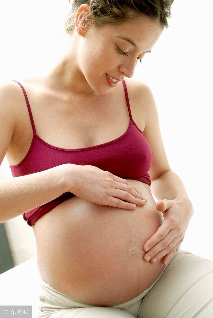 孕晚期肚皮痒长妊娠纹怎么缓解,孕晚期肚皮发痒起痘