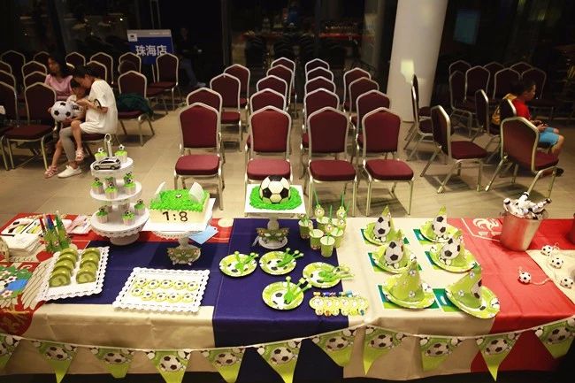 世界杯期间，晚上是足球的狂欢，白天的时间应该留给家人和汽车