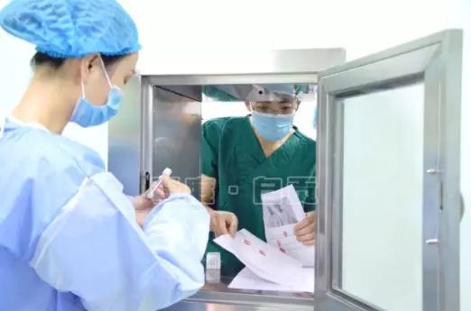 首例试管婴儿诞下男婴,首例男性移植子宫生育