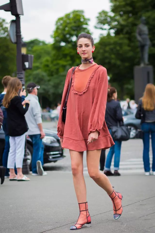 胸不平何以安天下什么意思,胸不平何以平下一句